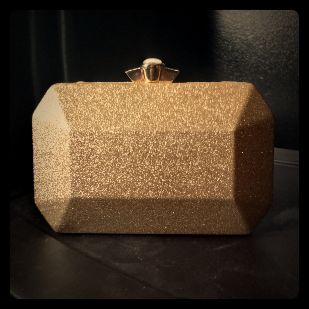 GOLD GLITTER CLUTCH